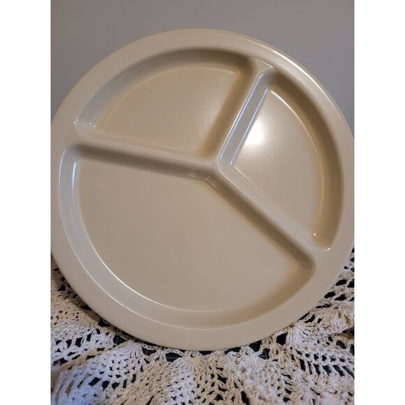 Texas Ware type 136 Melamine 10" Divided Dinner Plates - Beige Set Of 12 Vintage - Picture 3 of 5
